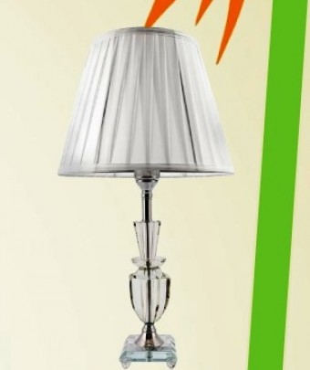 692 ABAJUR DE VIDRO COM CUPULA