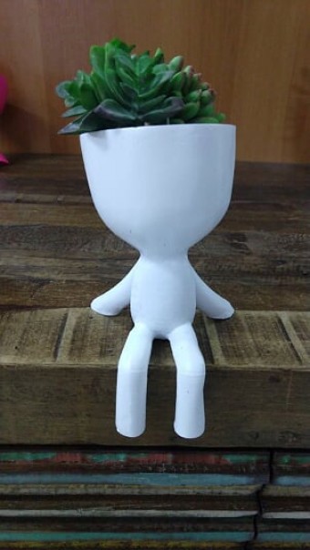 ROY MINI-01 MINI ROY SENTADO RESINA BRANCO