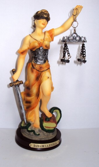 Dama da justiça 36306-2