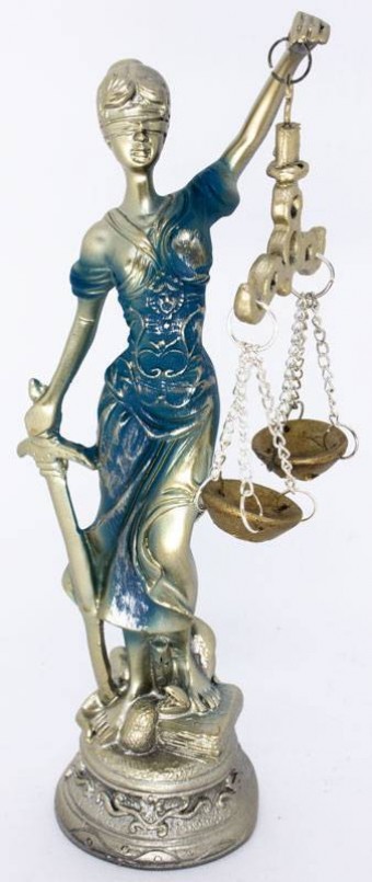(3105) DEUSA DA JUSTICA 17 CM