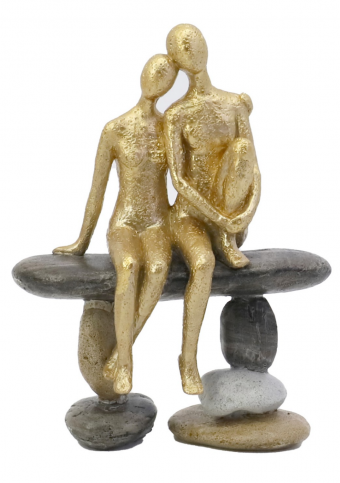 23124 ESCULTURA PEDRAS CASAL SENTADO EM PO DE PEDR - 680