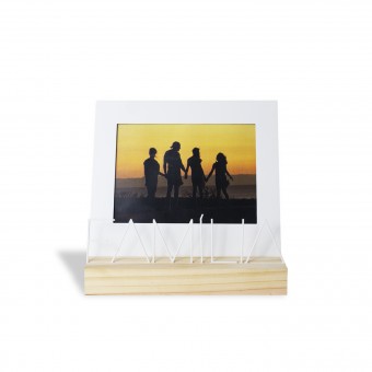 BRPI02.3296.LIS PORTA RETRATO FAMILIA PINUS