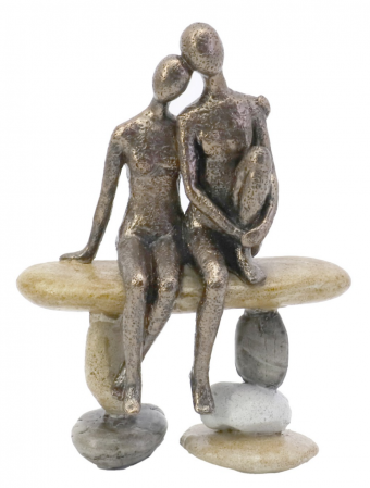 23124 ESCULTURA PEDRAS CASAL SENTADO EM PO DE PEDR - 990