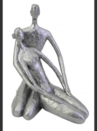 22193 ESCULTURA CASAL SENTADOS RESINA 23,3X14,6X25 - 150