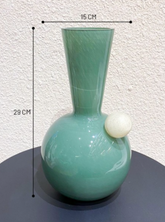 00022146 VASO VERDE EM VIDRO 26 CM