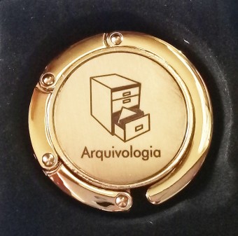 99978 PRENDEDOR DE BOLSA ARQUIVOLOGIA