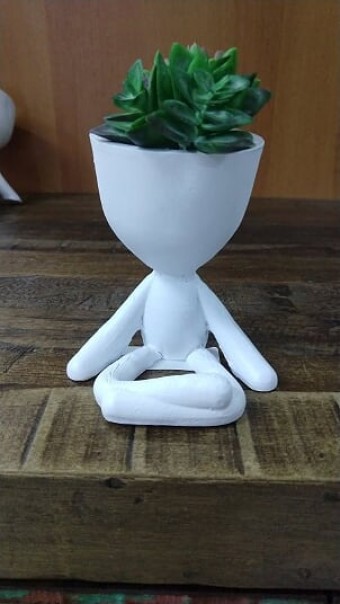 ROY MINI-01 MINI ROY MEDITANDO RESINA BRANCO